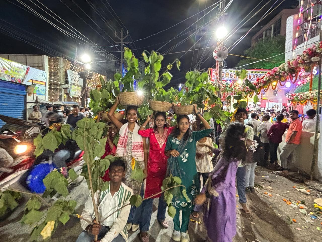 Ranchi News : करम डाली विसर्जन के साथ करम महोत्सव का समापन