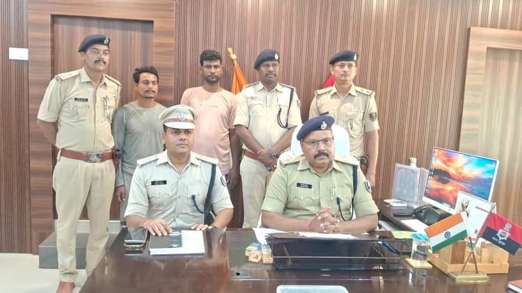 चावल लोड ट्रक से 3360 बोतल शराब बरामद