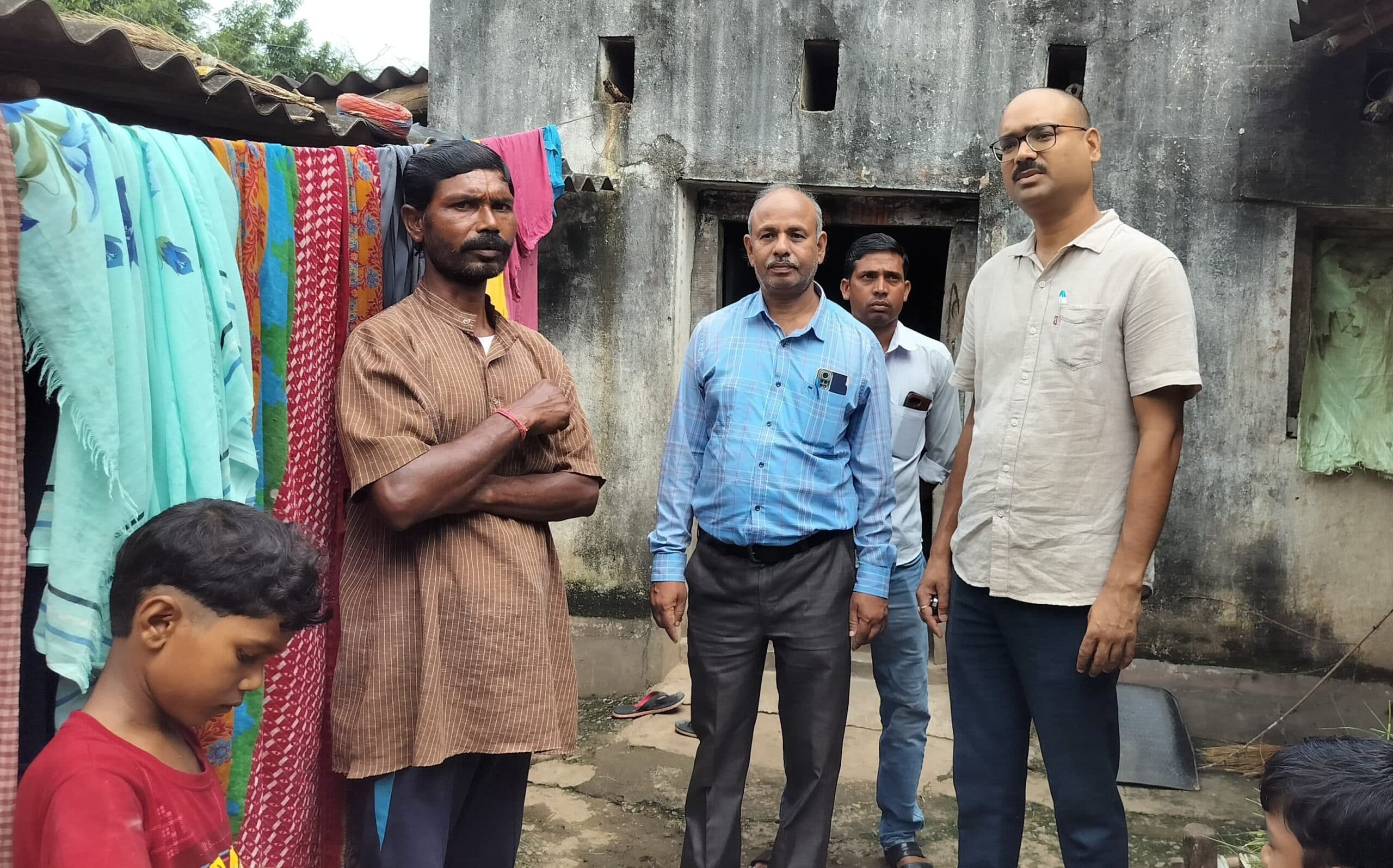 Bokaro News : स्वास्थ्य विभाग की टीम ने काशीटांड़ गांव का किया दौरा