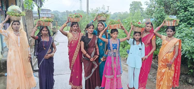 Bokaro News :आइज रे करम गोसाईं कास नदी पार रे...