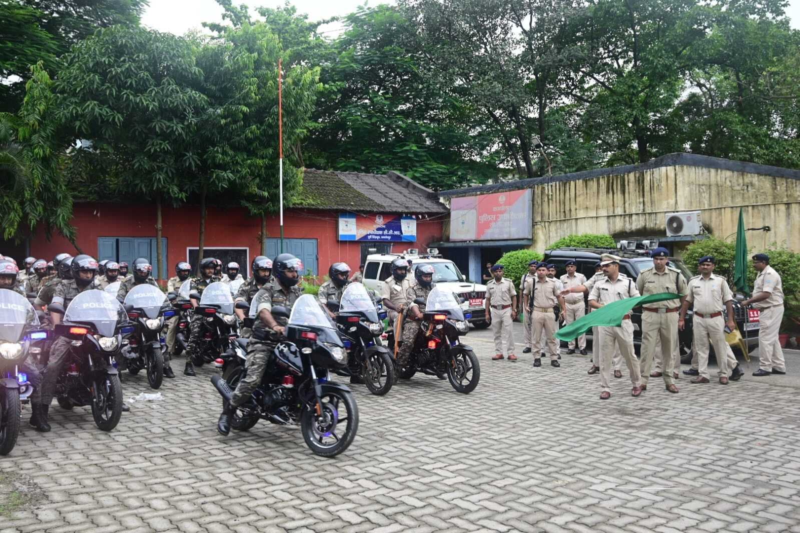 Jamshedpur News : अपराध नियंत्रण के लिए गली-मोहल्लों में 33 बाइक से गश्त करेंगे टाइगर जवान