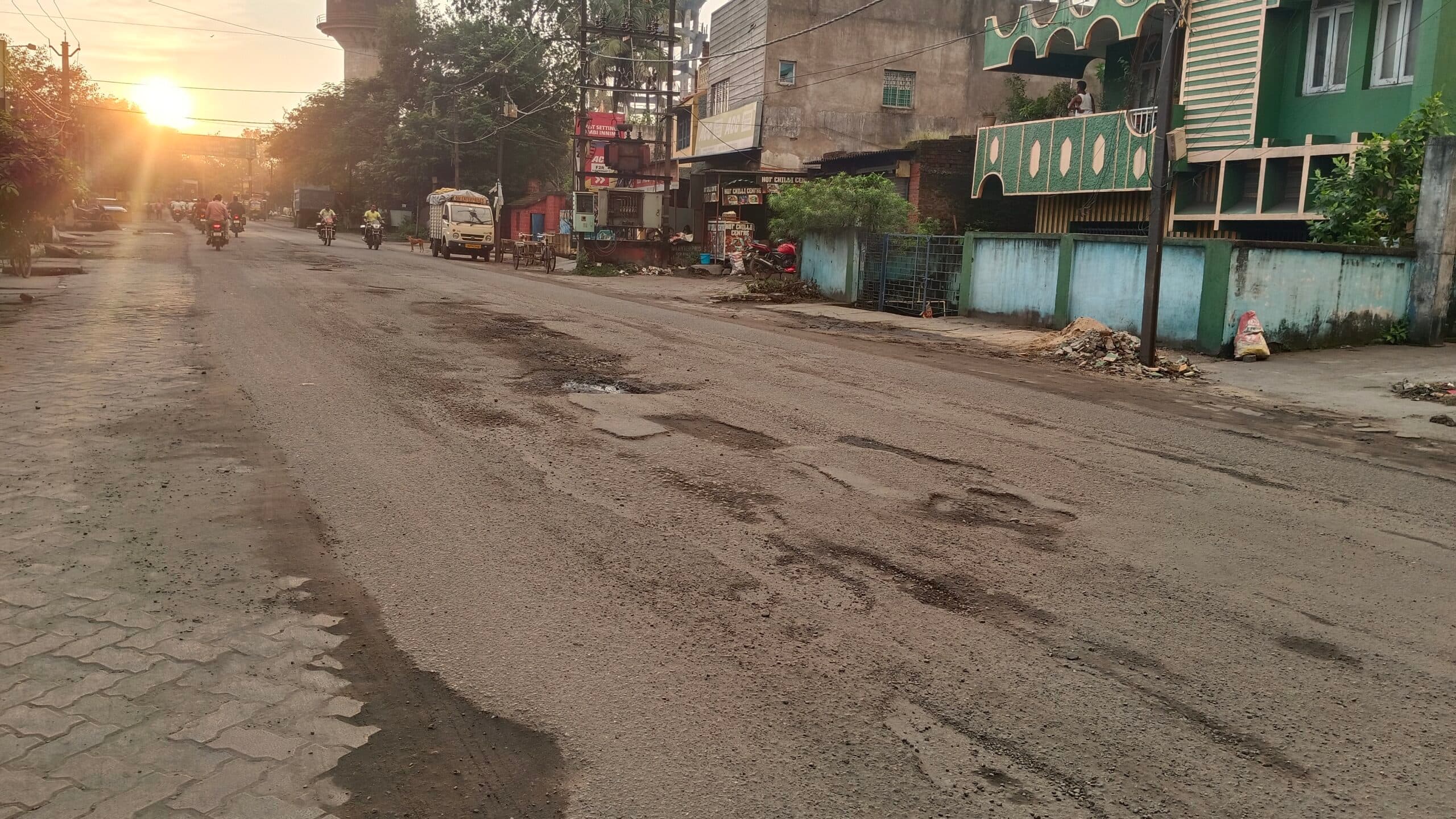 Bokaro News : 90 लाख की लागत से होगी फुसरो-जैनामोड़ मुख्य सड़क की मरम्मत