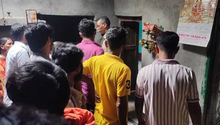 घर से नकदी व जेवरात की चोरी