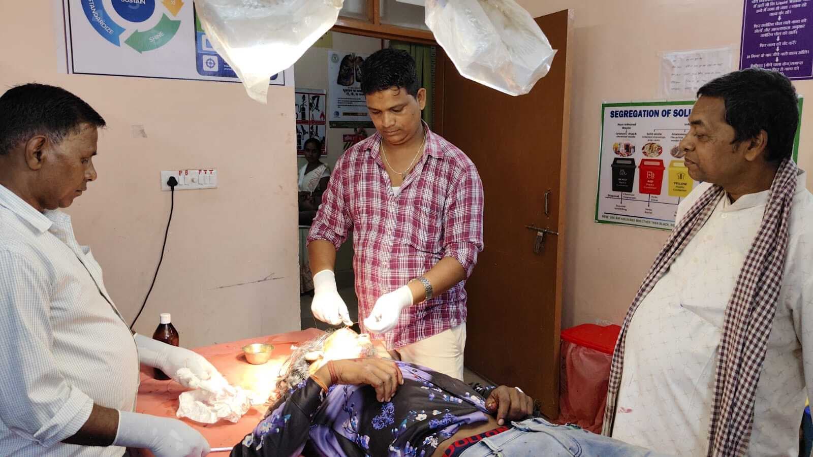 ऑटो व बाइक की टक्कर में नेपाल के कांवरिया की मौत, पांच घायल