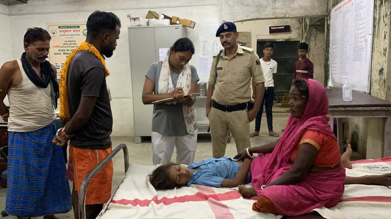 शौच जा रही बच्ची की करंट लगने से मौत, परिजनों में कोहराम