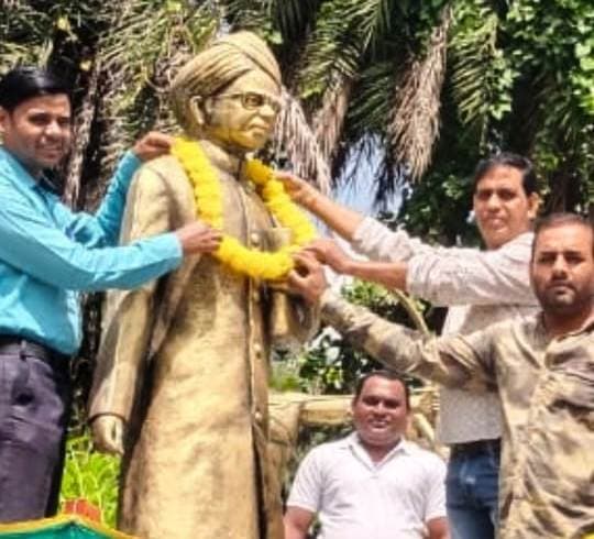 शिक्षकों ने डॉ सर्वपल्ली राधाकृष्णन को किया नमन