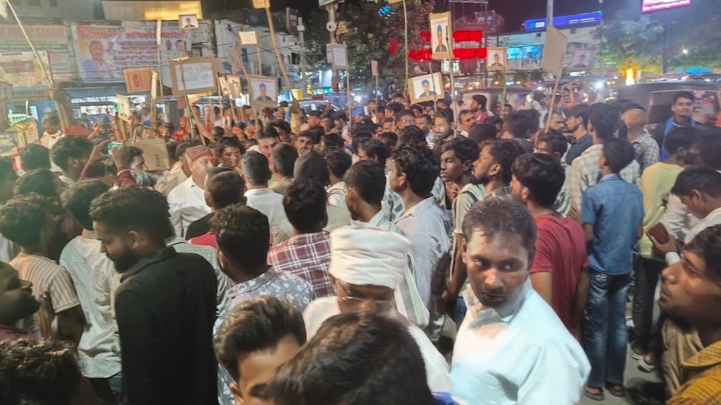 ग्रामीणों ने शहर में निकाला कैंडल मार्च, उठायी आवाज