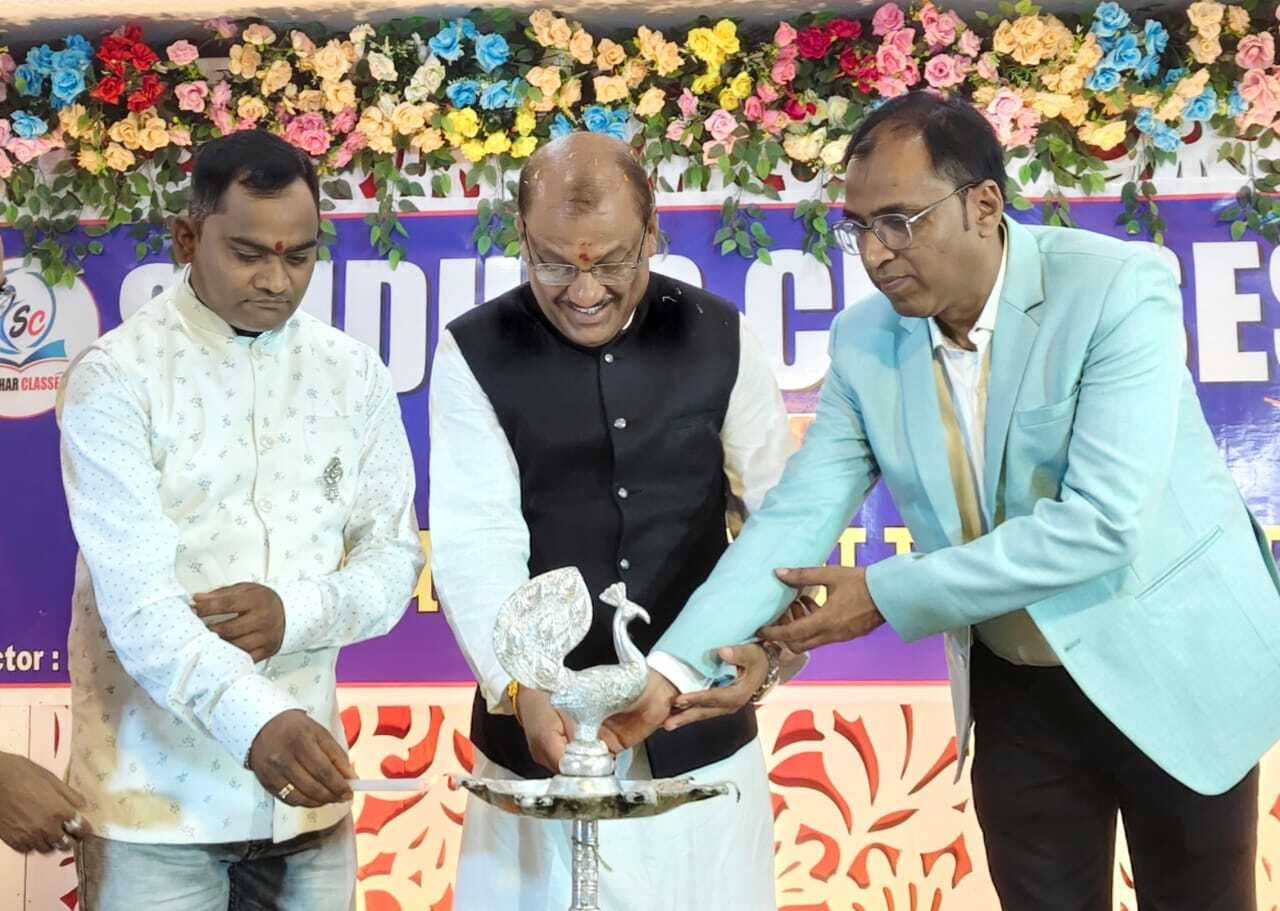 जीवन में गुरु और माता-पिता का सम्मान करने से मिलता है आशीर्वाद