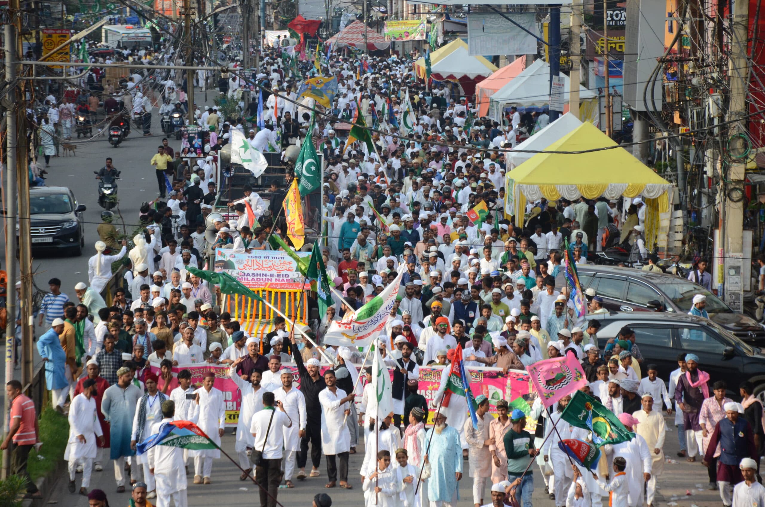 ranchi news : सरकार की आमद में झूम उठी रांची शहर, जुलूस-ए-मोहम्मदी से गुलजार हुईं गलियां