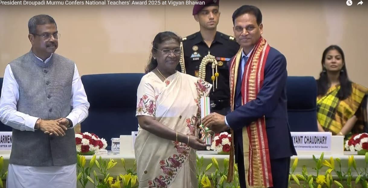 भरतखंड निवासी शिक्षक को राष्ट्रपति ने किया सम्मानित