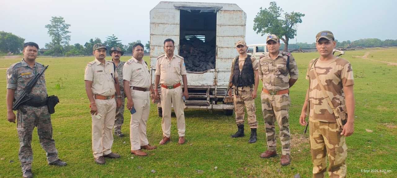 छापेमारी में 3.75 टन अवैध कोयला किया बरामद