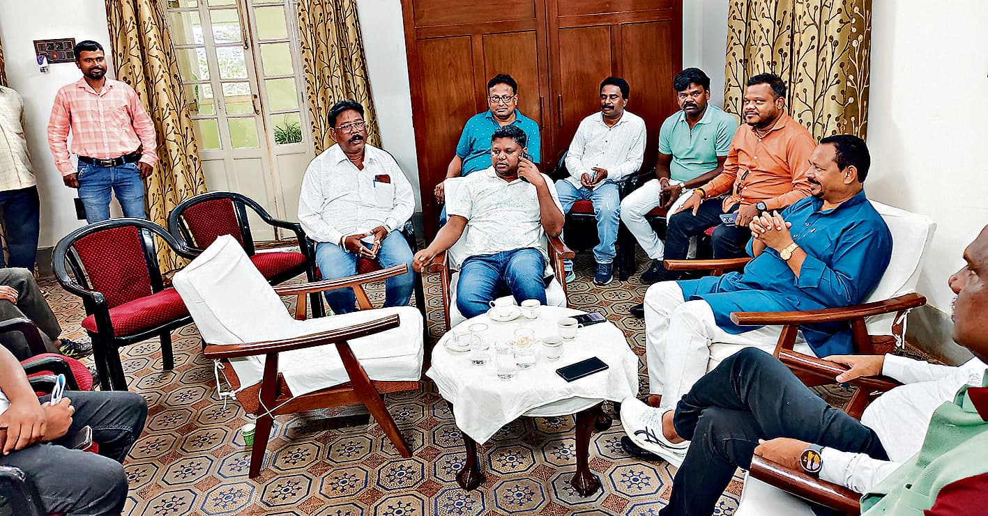 Chaibasa News : शहादत दिवस केवल आयोजन नहीं शहीदों के प्रति कृतज्ञता का प्रतीक: मंत्री