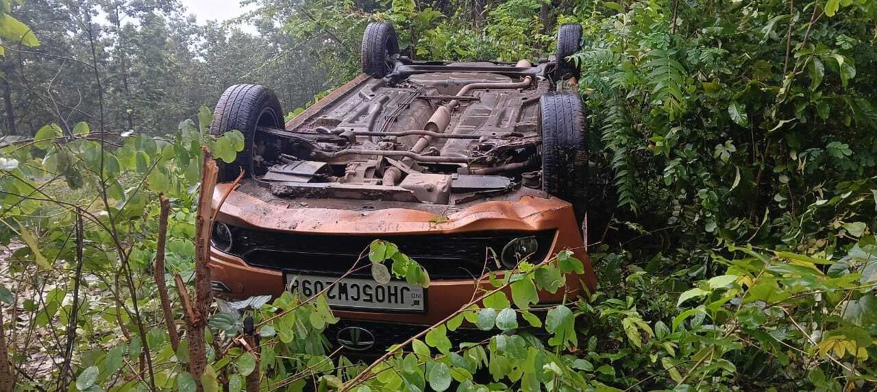 East Singhbhum News : हाथीसुड़ा पहाड़ के पास दो वाहन दुर्घटनाग्रस्त, कोई हताहत नहीं