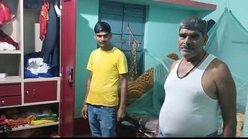 दिनदहाड़े घर में सेंधमारी, डेढ़ लाख की चोरी