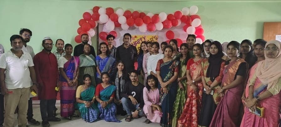 Giridih News :राजधनवार के विद्यालयों व शिक्षण संस्थानों में हुए कार्यक्रम