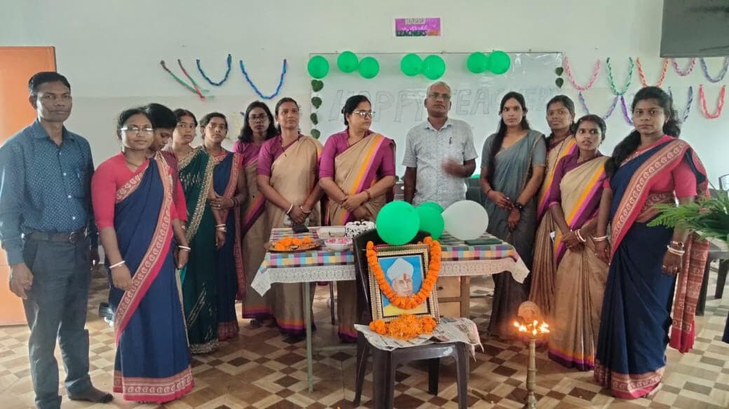 Bokaro News : स्कूलों में मनाया गया शिक्षक दिवस