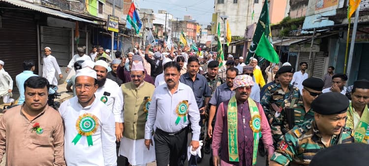 Giridih News : हुजूर की आमद मरहबा...सरकार की आमद मरहबा...से गूंजा गिरिडीह