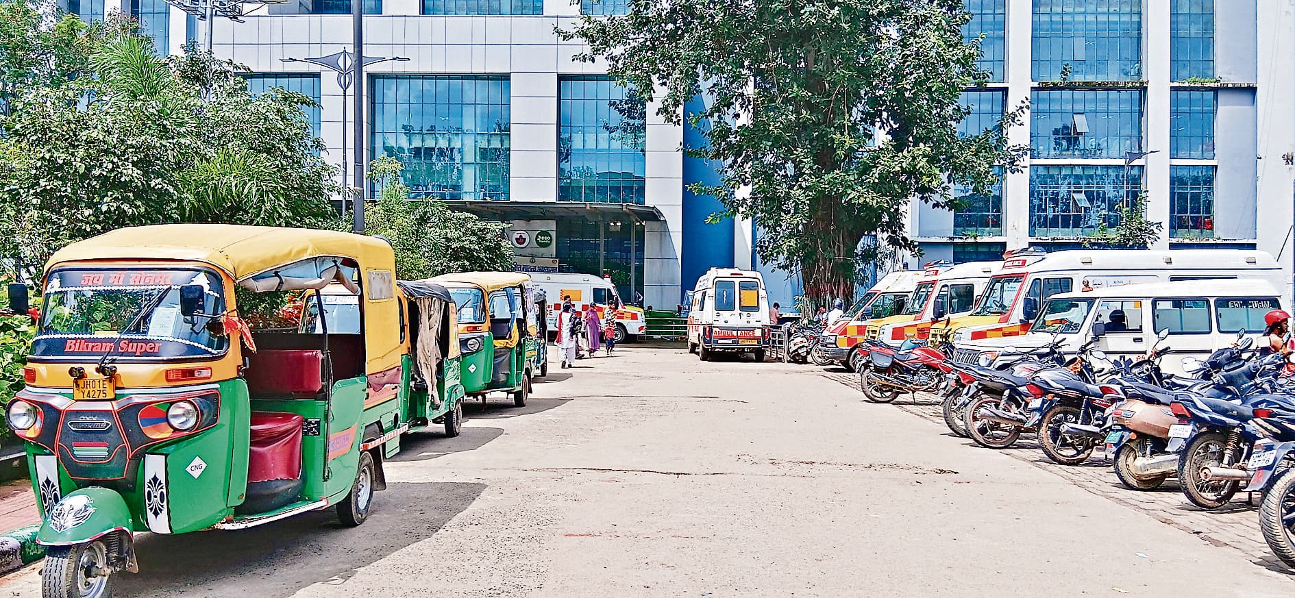 Sadar Hospital News : हाइकोर्ट की सख्ती, सदर अस्पताल में एंबुलेंस का रास्ता साफ