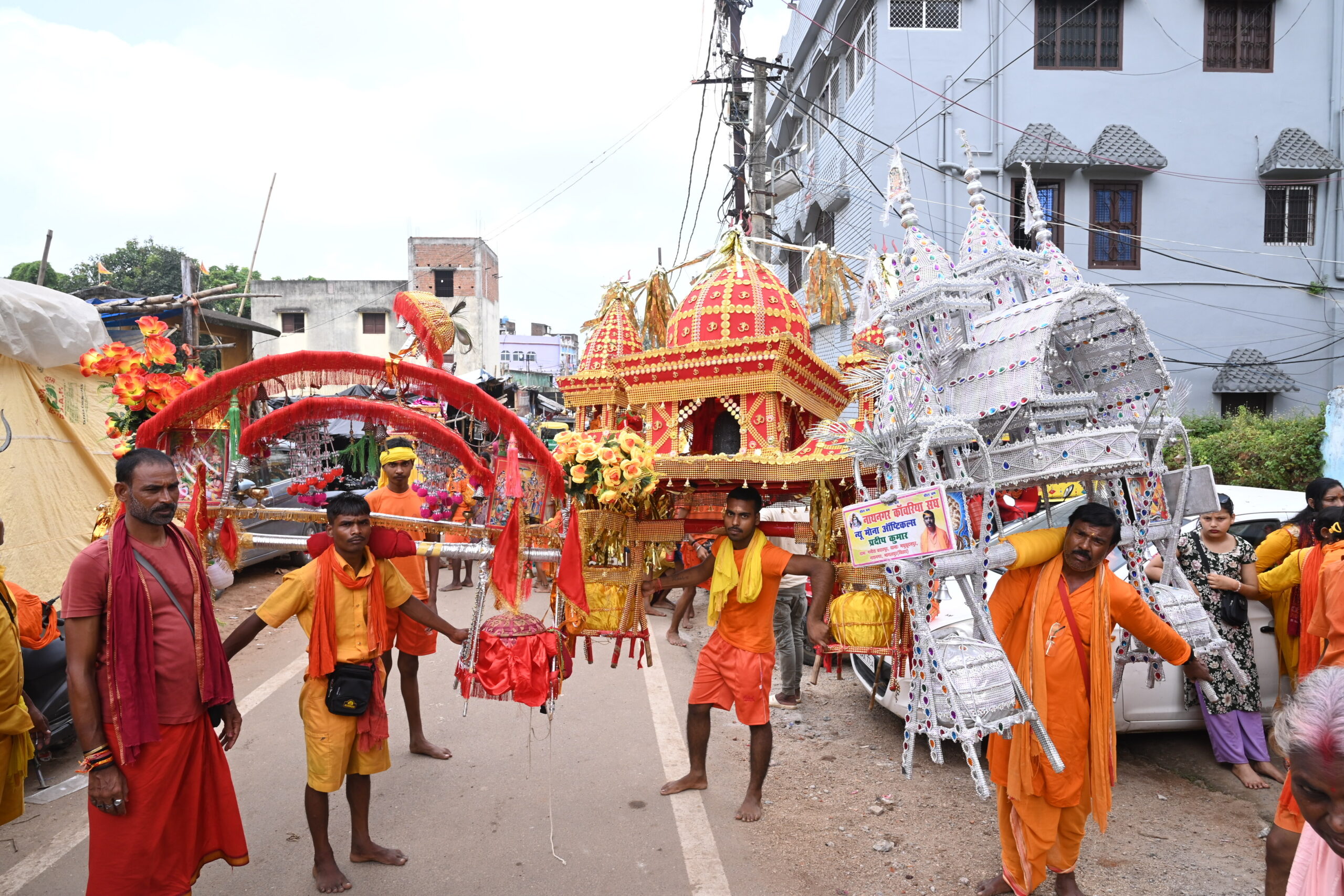 Deoghar News : बाबा मंदिर में 80 हजार श्रद्धालुओं ने चढ़ाया जल