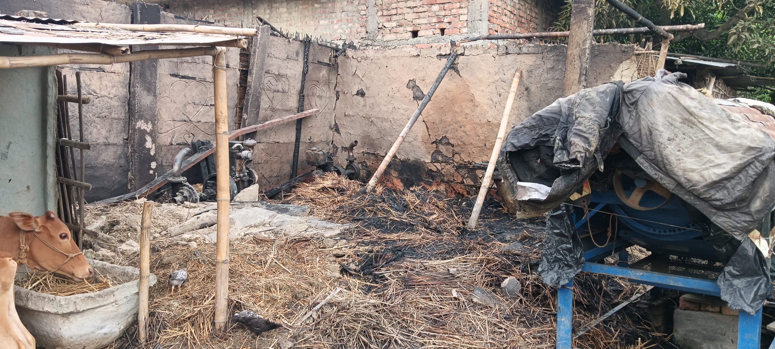 आग से एक घर जले, दो लाख की क्षति