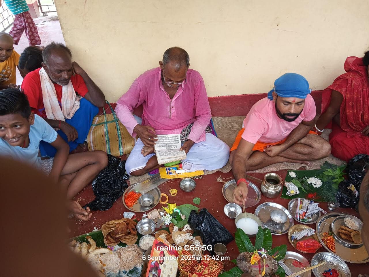 लोगों ने धूमधाम से मनायी अनंत चतुर्दशी