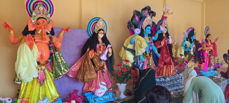 प्रतिमा स्थापित कर मनाया गया अनंत चतुर्दशी त्योहार