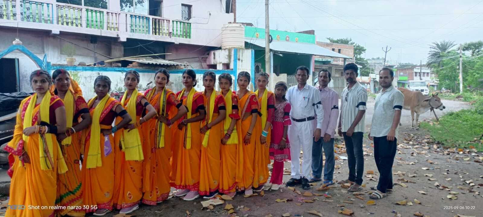 कुड़मी समाज के लोगों ने काली पट्टी बांध कर जताया विरोध