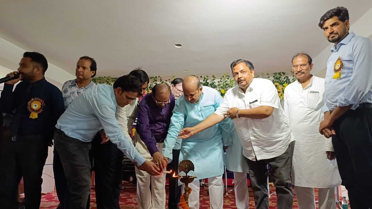 Samastipur News:दीपक हमेशा उत्कृष्टता व करुणा को करेगा प्रेरित : शाहीन