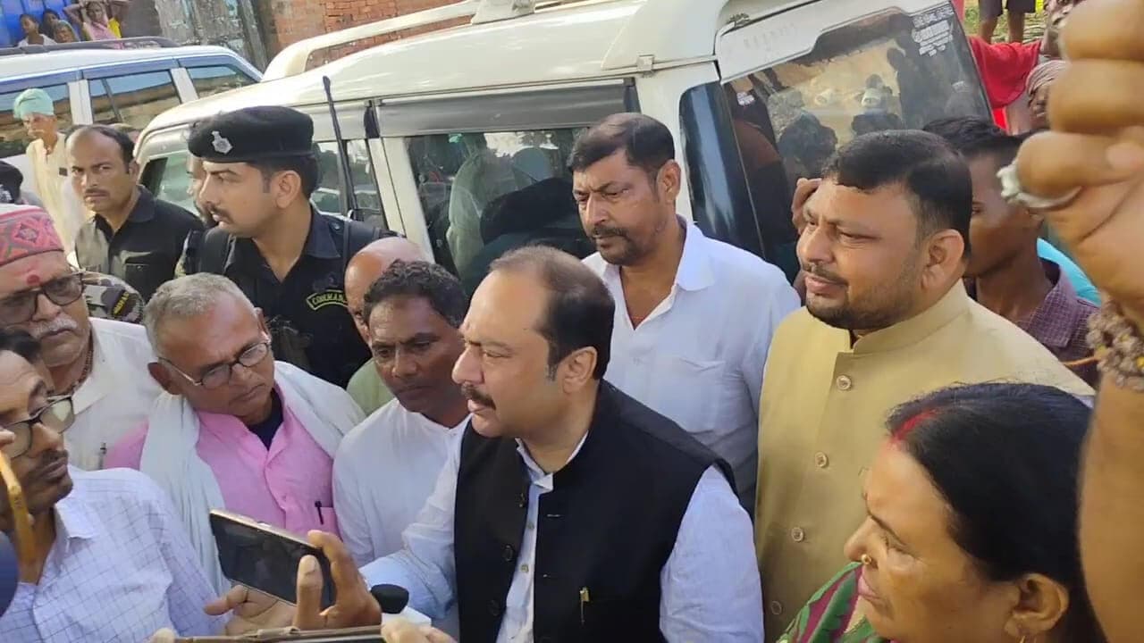 सांसद ने पीड़ित परिवार से मिलकर बंधाया ढांढ़स