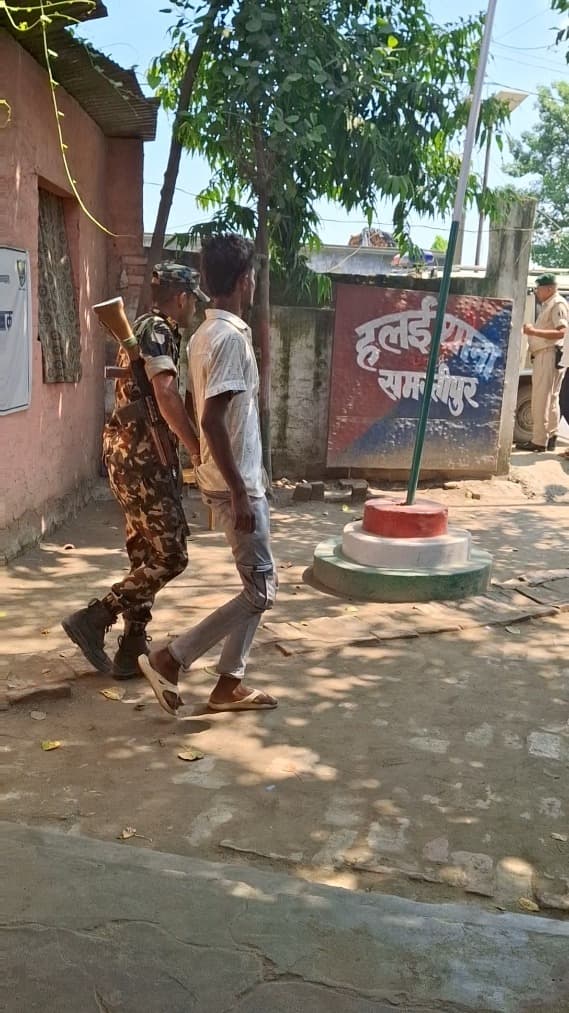 Samastipur News:अपराध की योजना बना रहे दो बदमाश तीन कट्टा के साथ गिरफ्तार