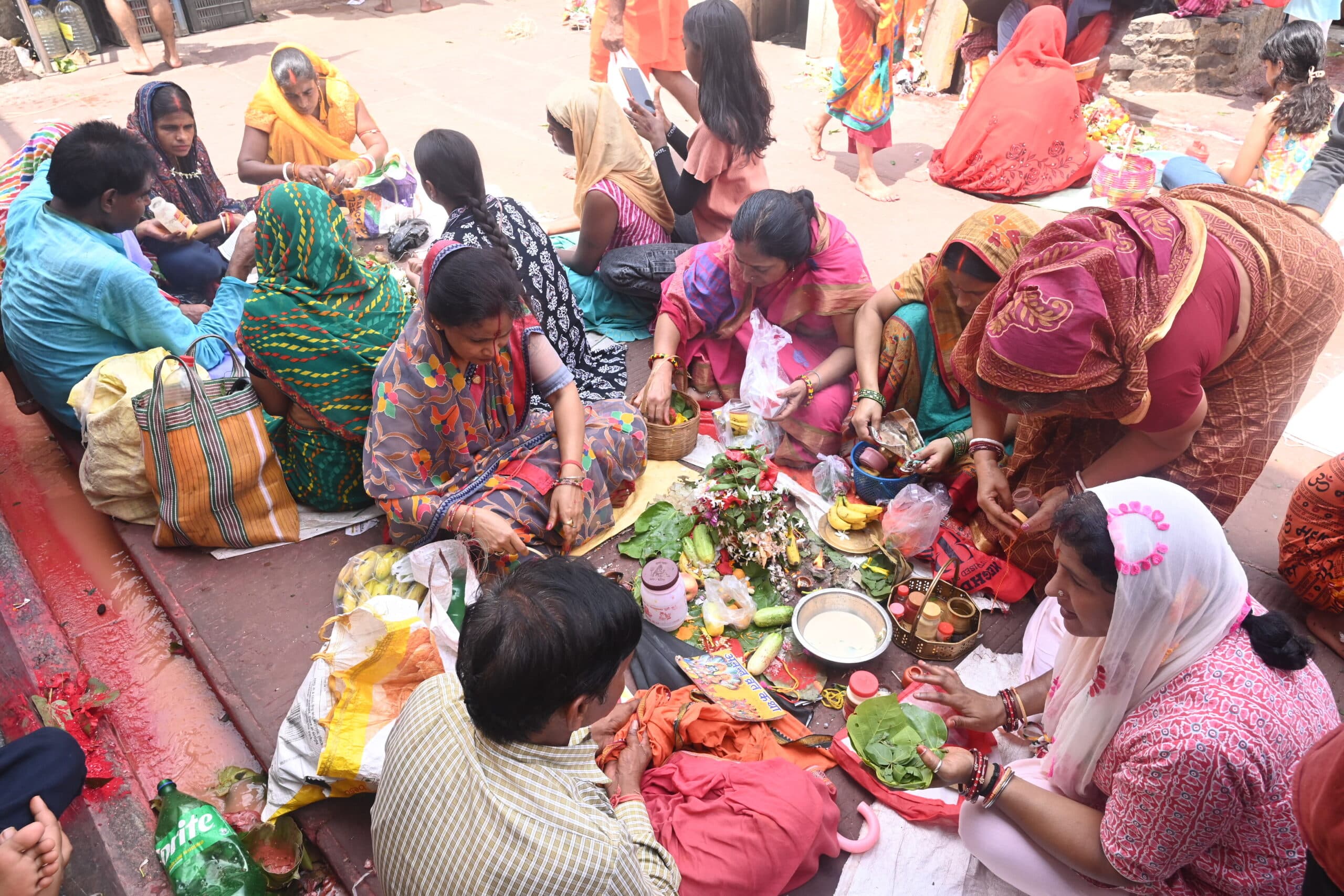 बाबा मंदिर : अनंत चतुर्दशी पर भक्तों ने बंधवाये रक्षा सूत्र, सुख समृद्धि की कामना की