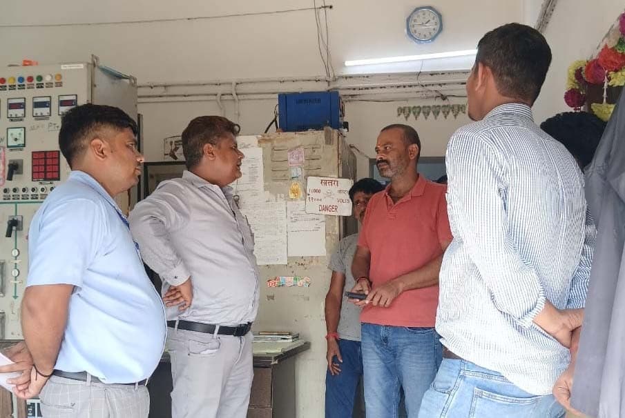 बिजली व्यवस्था की हुई गहन समीक्षा, नये जीएसएस निर्माण स्थल का भी निरीक्षण