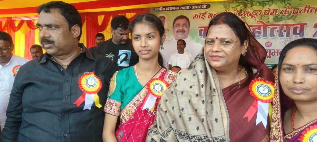 परसपानी में करम महोत्सव का श्रम मंत्री ने किया शुभारंभ