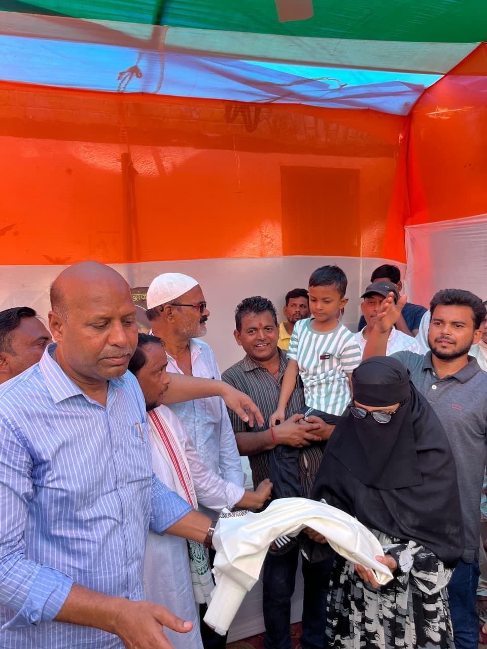 दंतेवाड़ा में शहीद हुए सीआरपीएफ जवान को दी गयी श्रद्धांजलि