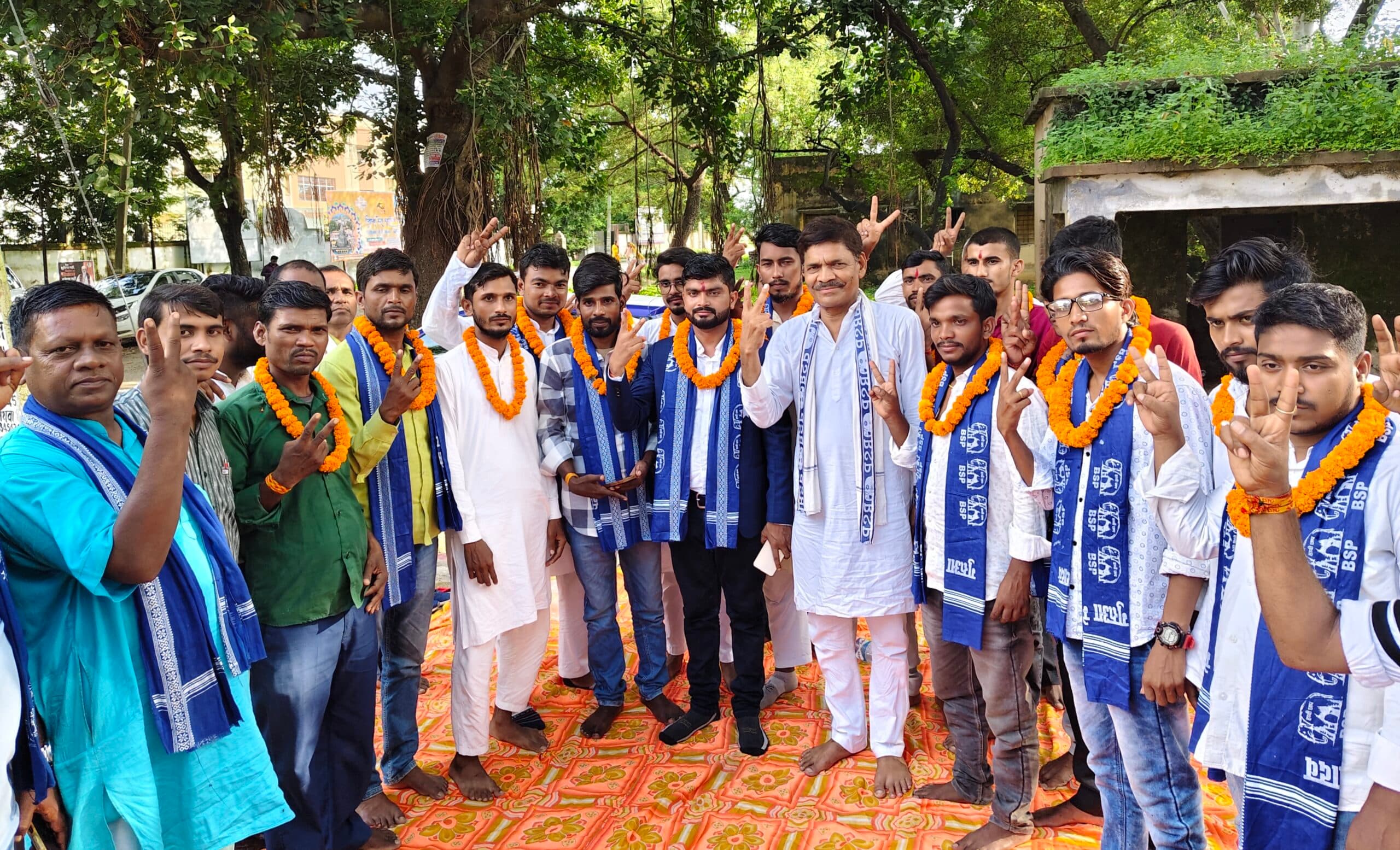 गुरुआ में बसपा में शामिल हुए दो दर्जन से अधिक नेता