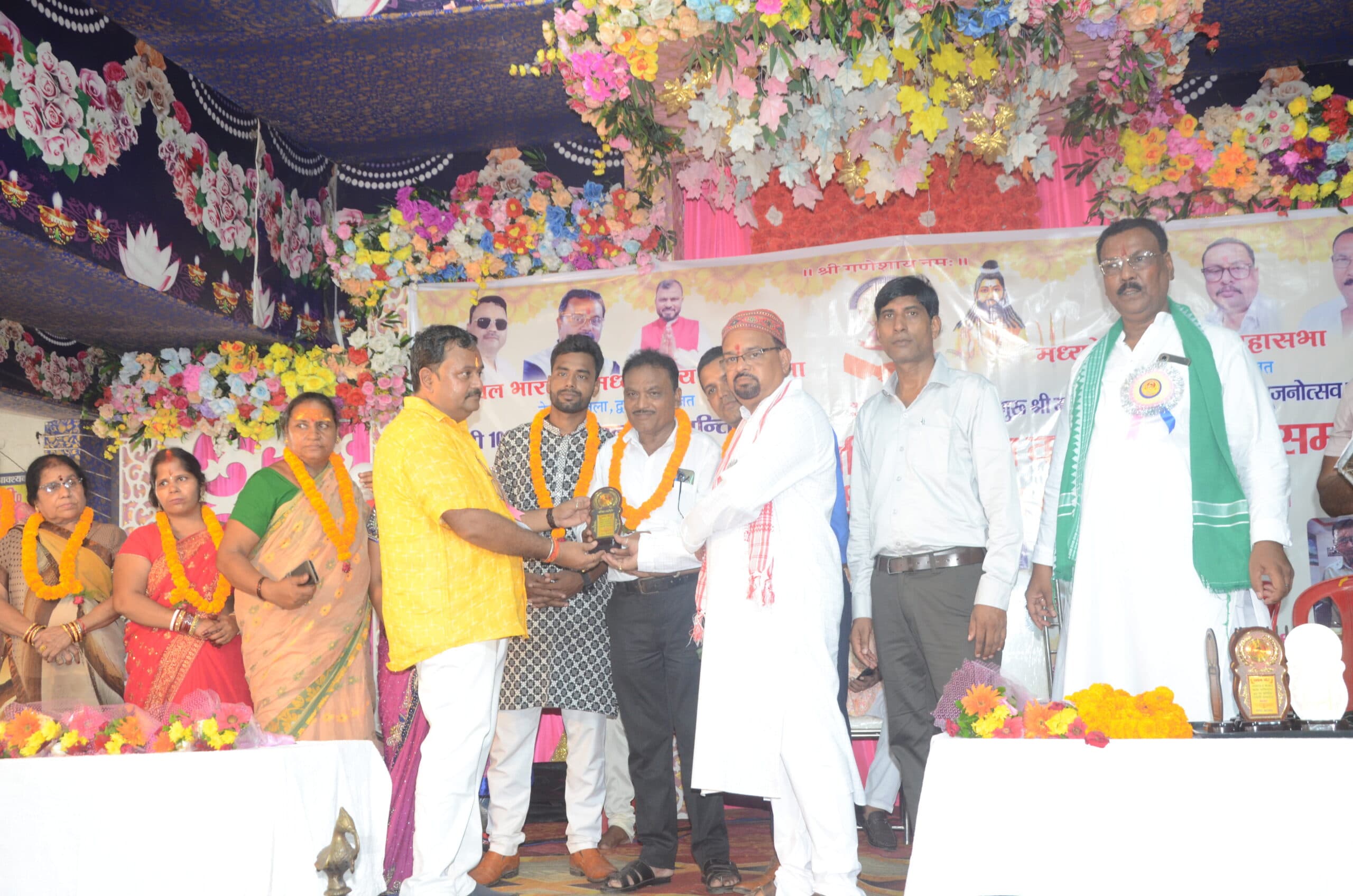 Deoghar news : श्रीश्री108 बाबा गणिनाथ गोबिंद की जयंती :  मद्धेशीय समाज ने मनाया 45वां वार्षिक उत्सव