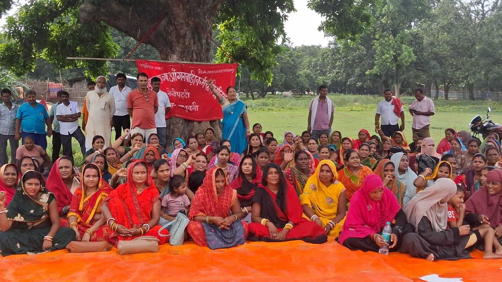 Madhubani News : मांगें पूरी नहीं होने पर आंगनबाड़ी सेविका व सहायिकाएं करेंगी प्रदर्शन