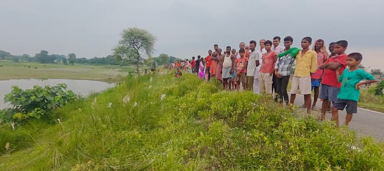 Madhubani News : कमला तटबंध के बगल में बने मोइन में डूबने से युवक की मौत