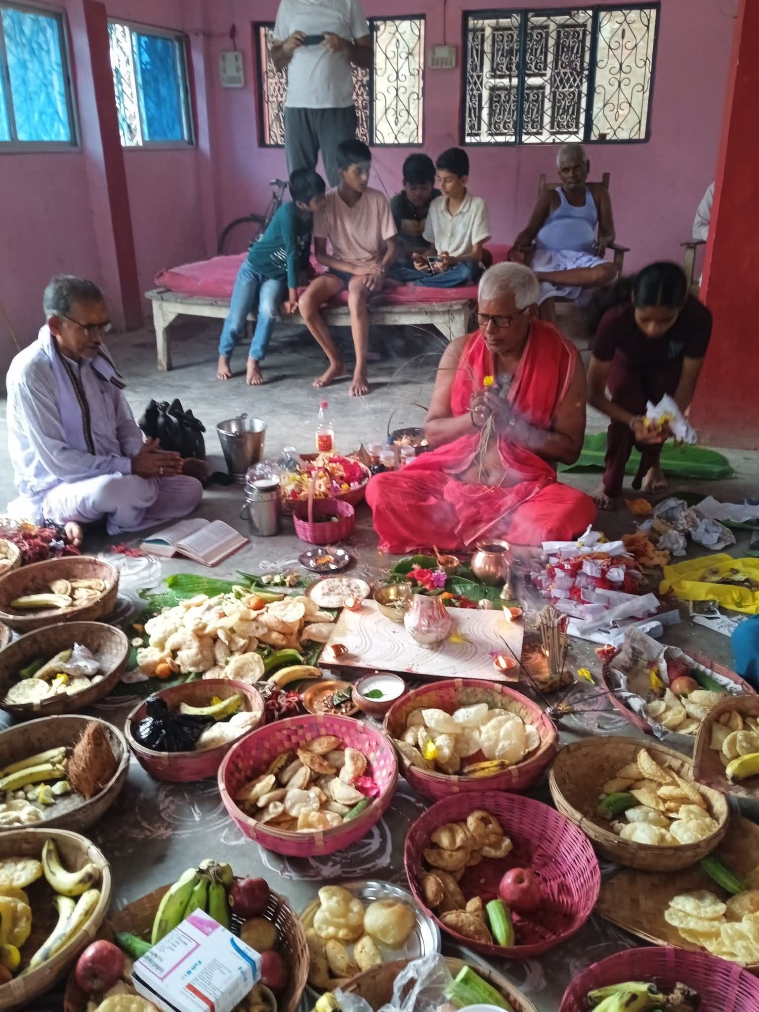 Madhubani News : श्रद्धालुओं ने श्रद्धा के साथ की अनंत चतुर्दशी पूजा