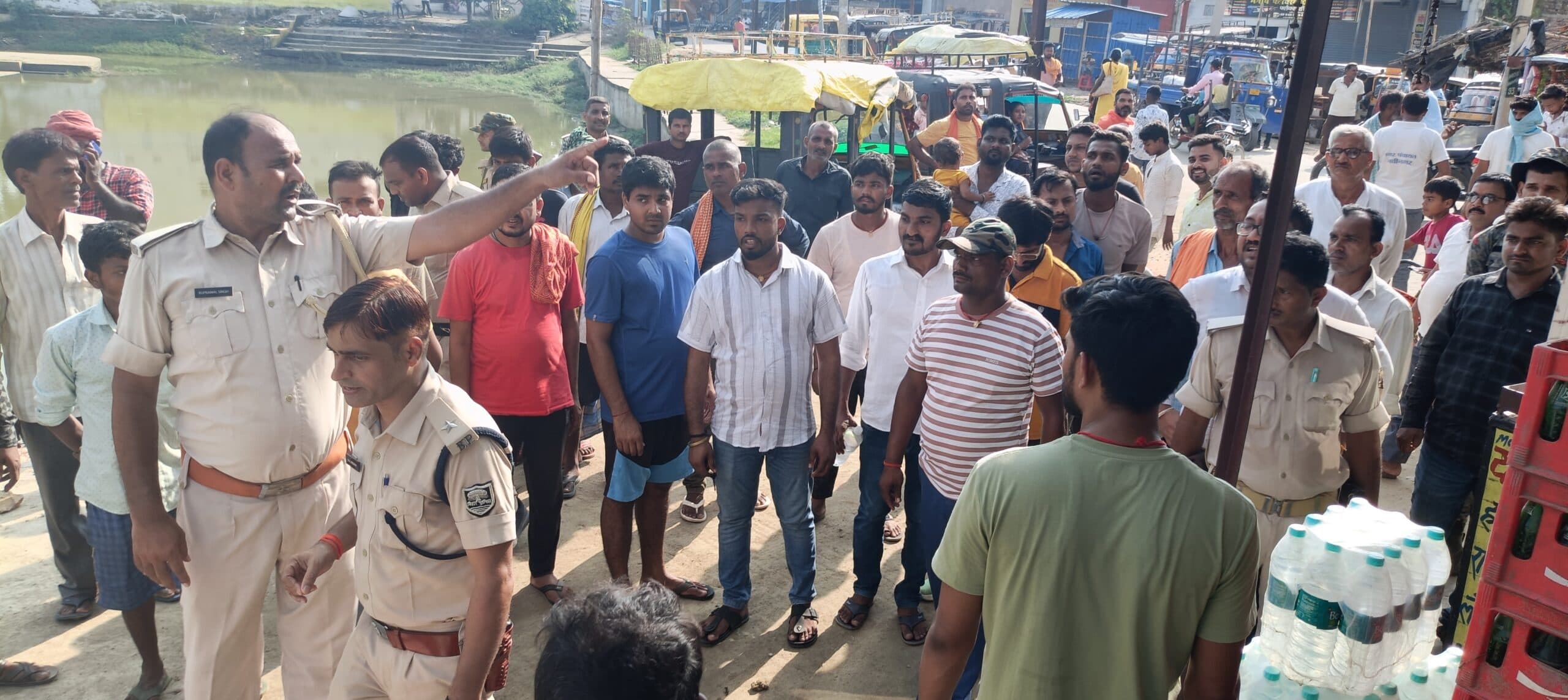 Aurangabad News : नवीनगर में अतिक्रमण के खिलाफ चला अभियान, कई दुकानों के सामान जब्त