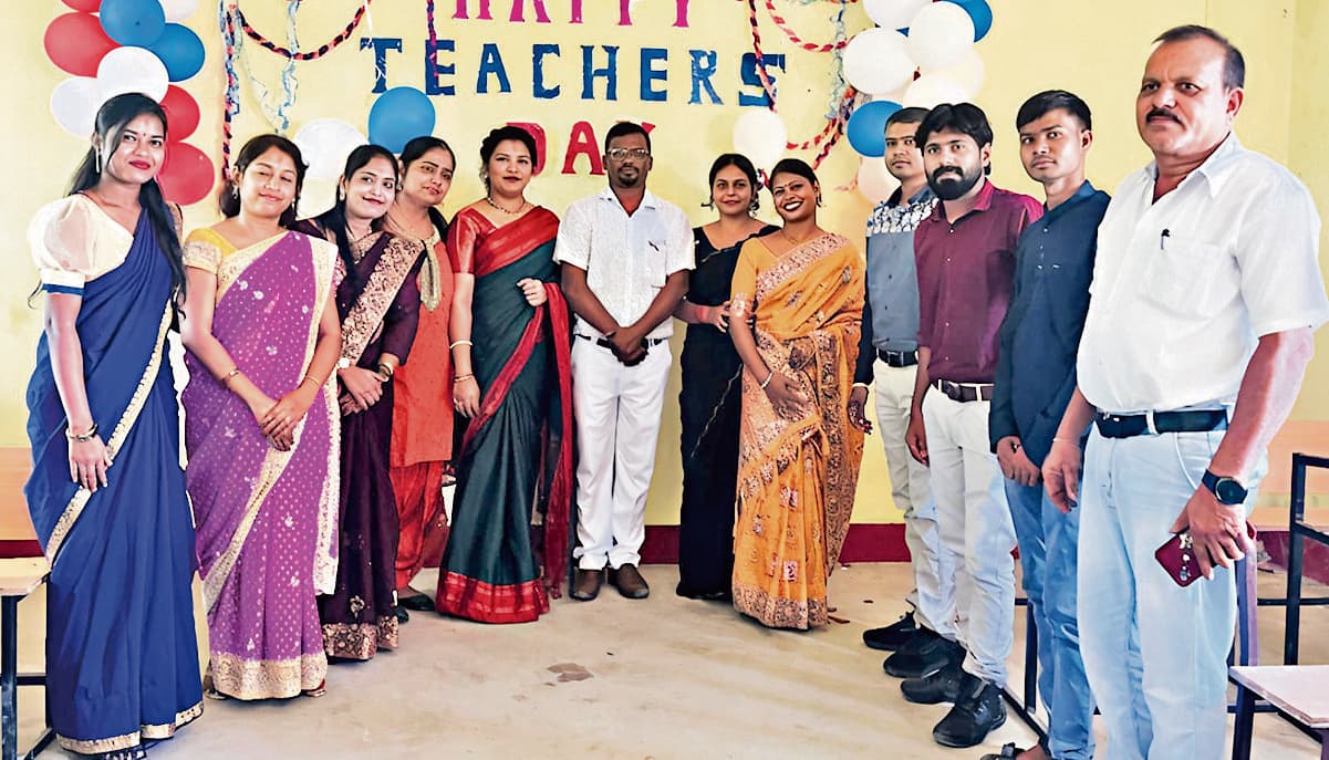 Seraikela Kharsawan News : शिक्षक ही देश के निर्माता हैं : सत्यनारायण प्रधान