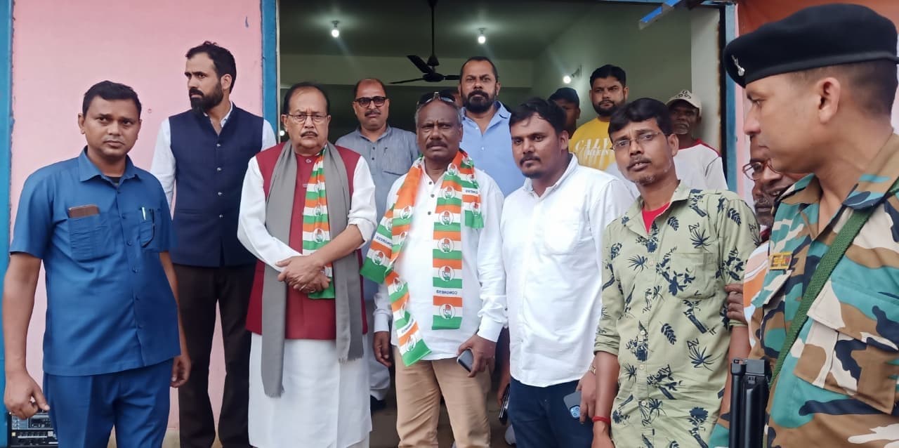 East Singhbhum News : कांग्रेस जिलाध्यक्ष के लिए 60 आवेदन मिले, पर्यवेक्षक कर रहे रायशुमारी