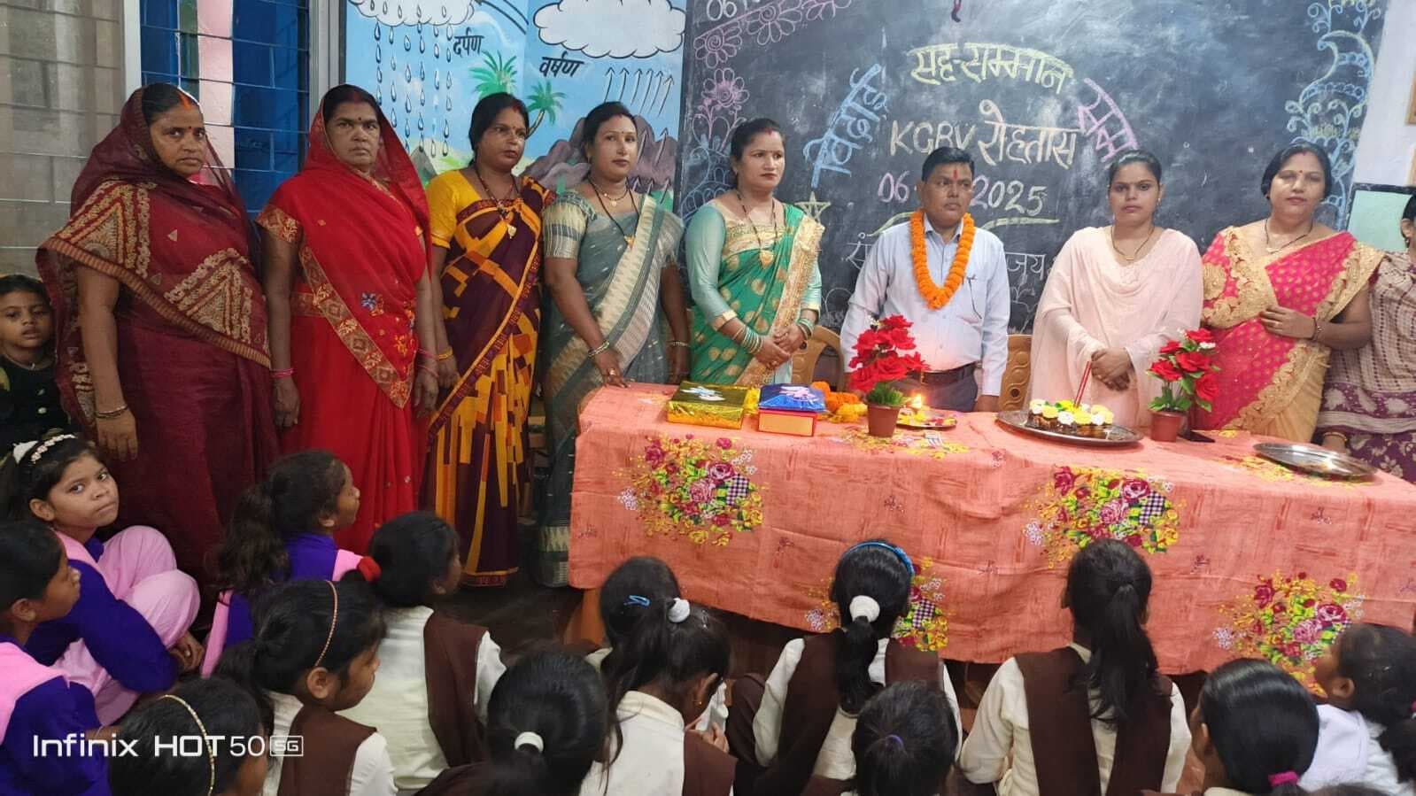 कस्तूरबा विद्यालय में विदाई समारोह का आयोजन