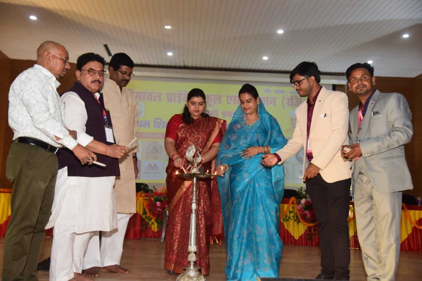 सीमांचल प्राइवेट स्कूल एसोसिएशन ने शिक्षकों को किया सम्मानित