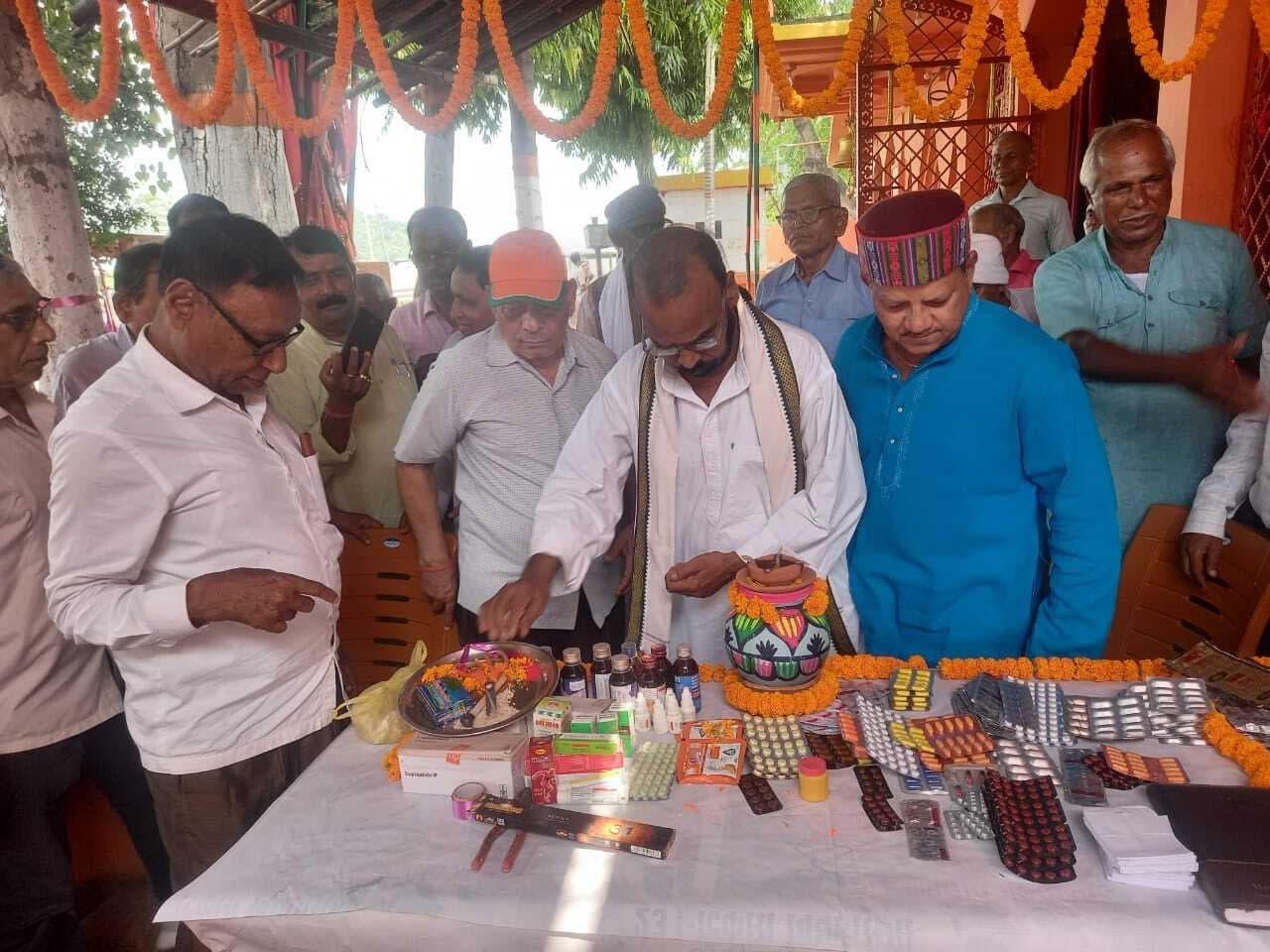 कुम्हार समाज ने पितृपक्ष मेले में लगाया शिविर