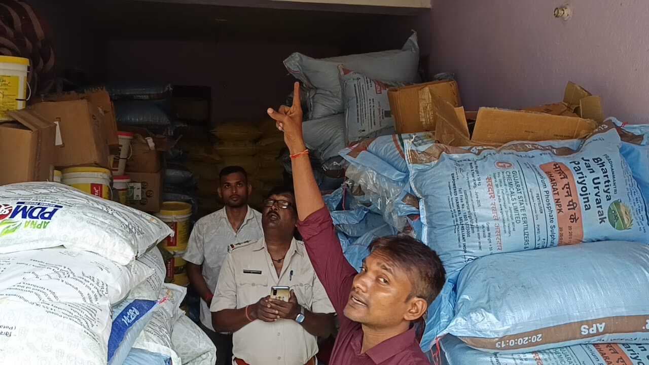 खाद गोदाम व वर्क्स शॉप का वेंटिलेटर तोड़कर लाखों की चोरी