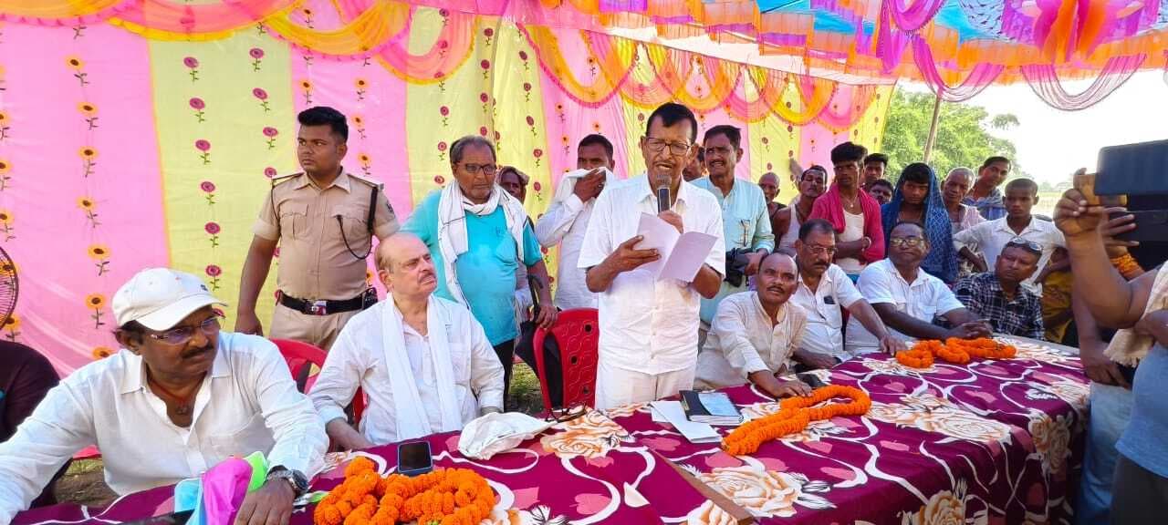 सांसद व विधायक ने कटाव स्थल का लिया जायजा