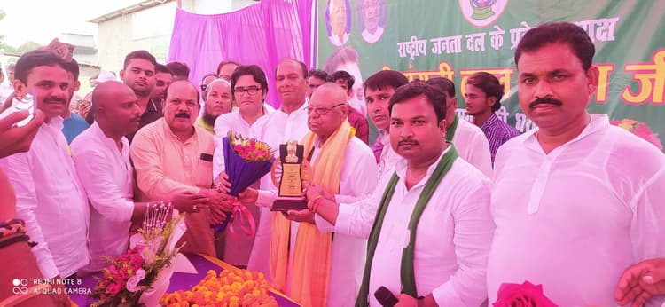 मतदाता सूची विशेष पुनरीक्षण के नाम पर नागरिकता छीनने का हो रहा प्रयास:                                  मंगनी लाल मंडल