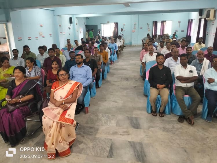 Dhanbad News : माध्यमिक शिक्षक संघ का जिला अधिवेशन, कमेटी गठित