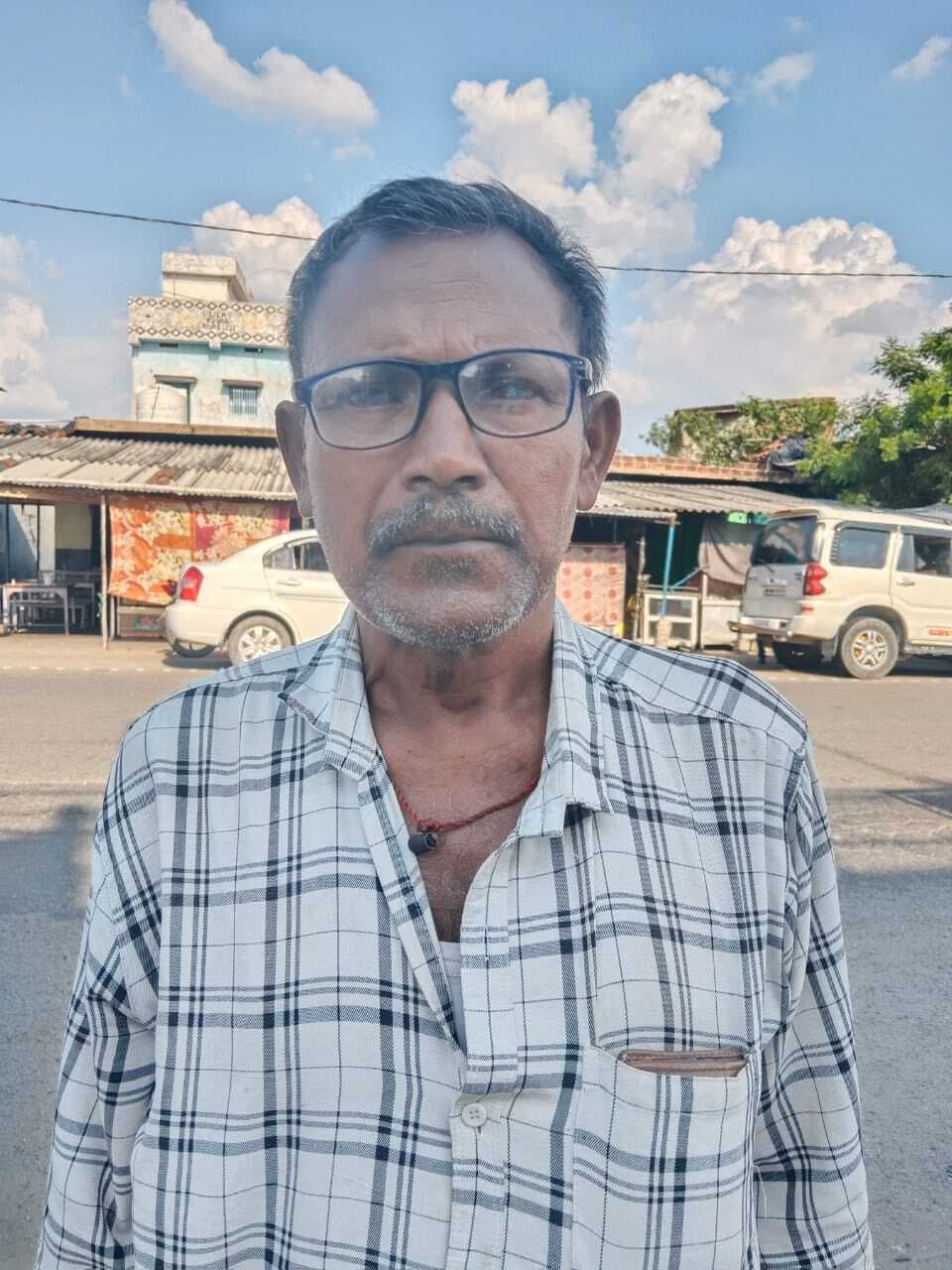 ग्रेच्युटी की राशि के लिए 19 महीने से भटक रहे हैं सेवानिवृत्त कर्मी के पुत्र